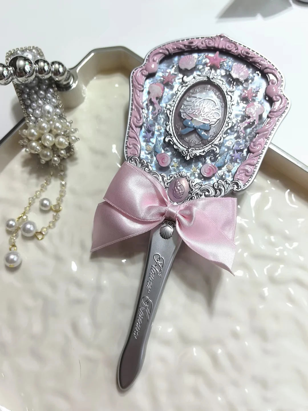 Flower Knows Shell Pearl Collection Handheld Makeup Mirror