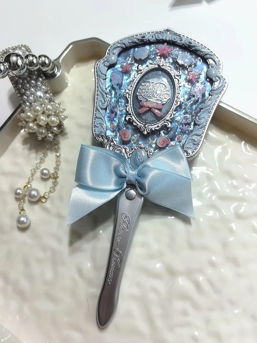 Flower Knows Shell Pearl Collection Handheld Makeup Mirror
